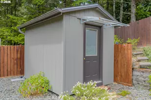 2142 Lynne Dr, North Bend, OR 97459 - Photo 5