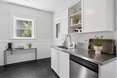 936 N Killingsworth Ct, Portland, OR 97217 - Photo 15