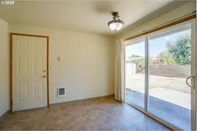 8621 NW 15th Ave, Vancouver, WA 98665 - Photo 17