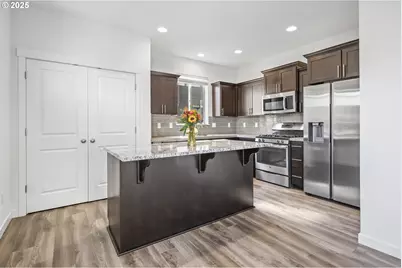 14090 SW Burlwood Ln, Beaverton, OR 97005 - Photo 7