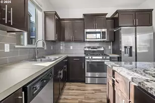 14090 SW Burlwood Ln, Beaverton, OR 97005 - Photo 11