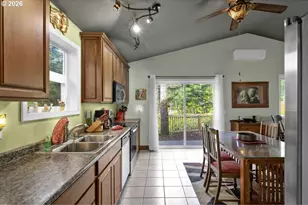 32 Easy St, Florence, OR 97439 - Photo 13