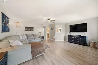 14907 SE Cedar Ave, Milwaukie, OR 97267 - Photo 3