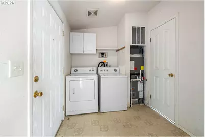 1036 Alder Ln, Woodburn, OR 97071 - Photo 25