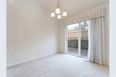 518 NW Willamette Ct, McMinnville, OR 97128 - Photo 9