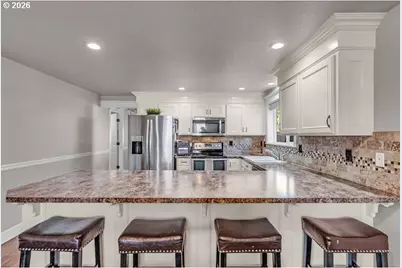 4460 Morfitt St, Hubbard, OR 97032 - Photo 9