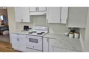 451 Lochaven Ave, Springfield, OR 97477 - Photo 7