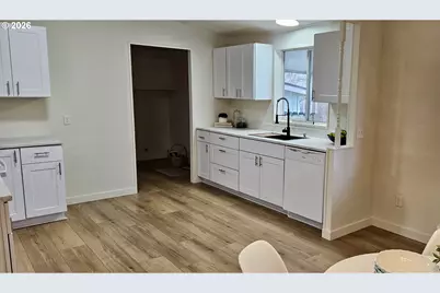 451 Lochaven Ave, Springfield, OR 97477 - Photo 9