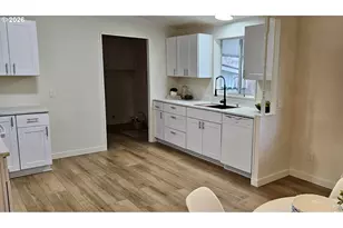 451 Lochaven Ave, Springfield, OR 97477 - Photo 9