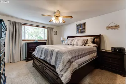 1088 Linda Ln, Springfield, OR 97478 - Photo 17
