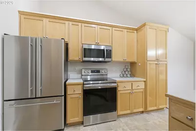 6090 Latour Ln, Eugene, OR 97402 - Photo 13