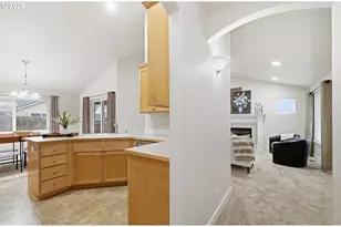 6090 Latour Ln, Eugene, OR 97402 - Photo 11