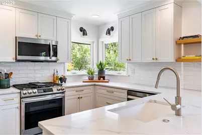 5555 SE Stark St, Portland, OR 97215 - Photo 11