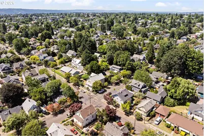 1202 NE Beech St, Portland, OR 97212 - Photo 39