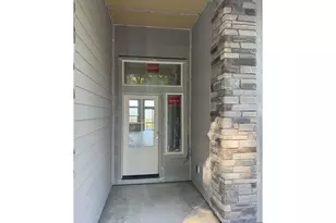 994 S 67th St, Springfield, OR 97478 - Photo 5