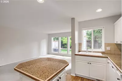 22020 SW Grahams Ferry Rd #APT C, Tualatin, OR 97062 - Photo 11