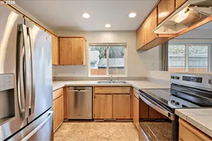 6626 N Seneca St, Portland, OR 97203 - Photo 5