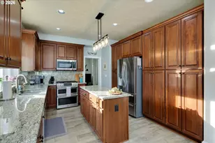 10818 SW Brown St, Tualatin, OR 97062 - Photo 9