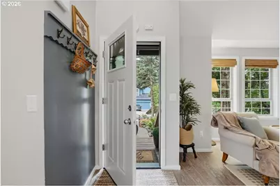 8908 SW 50th Ave, Portland, OR 97219 - Photo 5