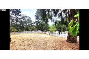 711 Plin St, Myrtle Creek, OR 97457 - Photo 13