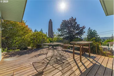 1159 E 1st Pl, Coquille, OR 97423 - Photo 3