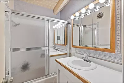 1159 E 1st Pl, Coquille, OR 97423 - Photo 23