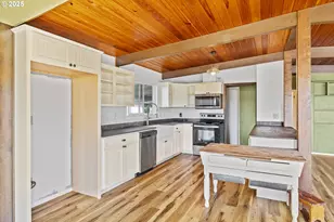 1159 E 1st Pl, Coquille, OR 97423 - Photo 9