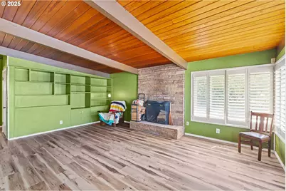 1159 E 1st Pl, Coquille, OR 97423 - Photo 5