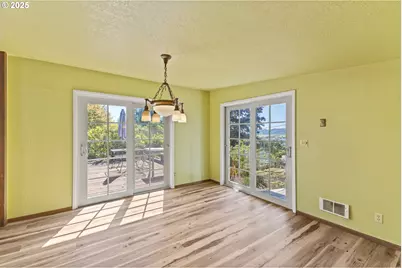 1159 E 1st Pl, Coquille, OR 97423 - Photo 15