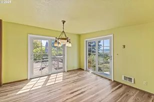 1159 E 1st Pl, Coquille, OR 97423 - Photo 15