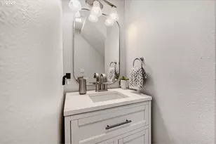 1121 SW 208th Pl, Beaverton, OR 97003 - Photo 13