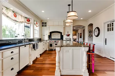 2030 W 34th Ave, Eugene, OR 97405 - Photo 9