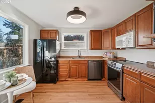 311 NE 92nd Pl, Portland, OR 97220 - Photo 9