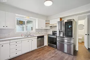 1315 N Russet St, Portland, OR 97217 - Photo 9