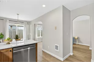 929 NW Spring St, Newport, OR 97365 - Photo 17