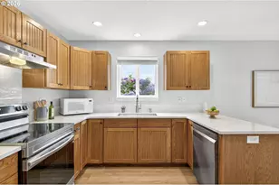 929 NW Spring St, Newport, OR 97365 - Photo 13