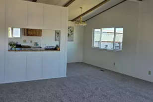 127 Berry Loop Ln, Roseburg, OR 97471 - Photo 3