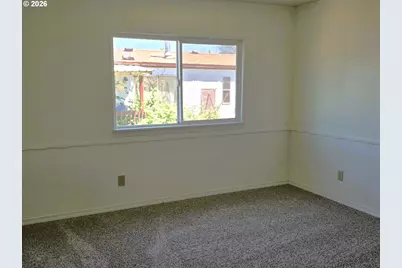 127 Berry Loop Ln, Roseburg, OR 97471 - Photo 11