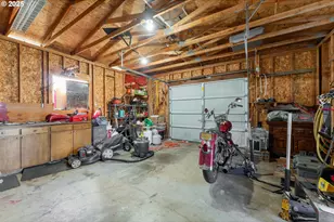 184 SE Cordelia Dr, Myrtle Creek, OR 97457 - Photo 33