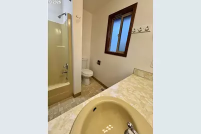 15400 SE Barlow Ct, Damascus, OR 97089 - Photo 13