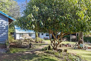 2032 SE Garden Way, Waldport, OR 97394 - Photo 5