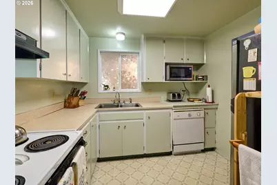 1215 Stanfield Rd, Woodburn, OR 97071 - Photo 7