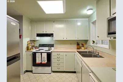 1215 Stanfield Rd, Woodburn, OR 97071 - Photo 9