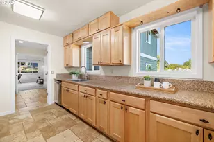 9744 SW View Terrace, Tigard, OR 97224 - Photo 17