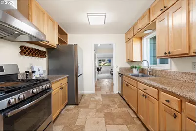 9744 SW View Ter, Tigard, OR 97224 - Photo 15
