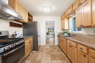 9744 SW View Terrace, Tigard, OR 97224 - Photo 15