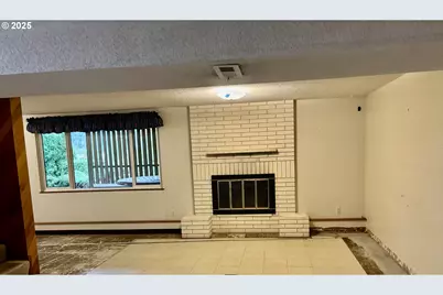 815 NW Battaglia Ave, Gresham, OR 97030 - Photo 9