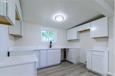 810 Johnson Ave, Cottage Grove, OR 97424 - Photo 11