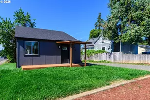 810 Johnson Ave, Cottage Grove, OR 97424 - Photo 9