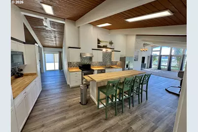 94475 Golf Course Ln, North Bend, OR 97459 - Photo 5